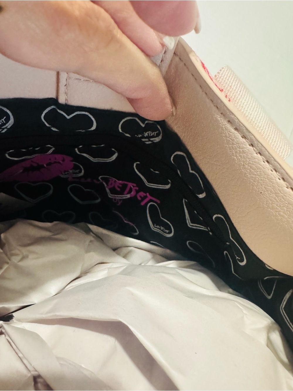 Betsey Johnson LB Ruffle cherry canvas tote BNWT - Picture 10 of 11